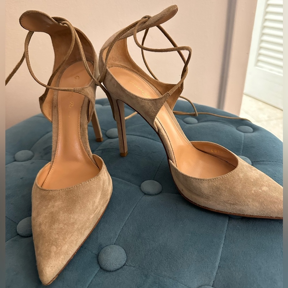 Gianvito Rossi size 38 cross strap heels